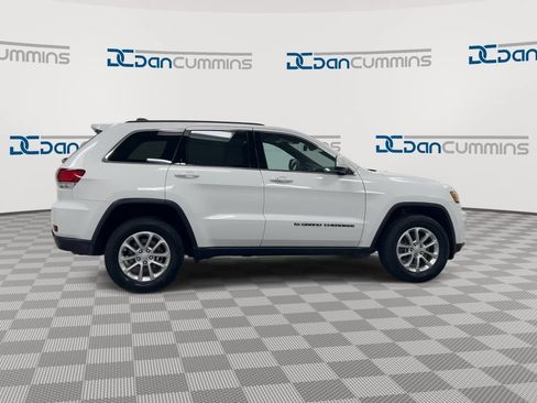 Used 2022 Jeep Grand Cherokee Laredo E AWD/4WD image 9