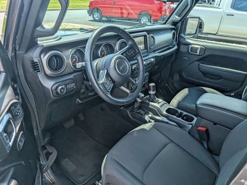 Used 2022 Jeep Wrangler Unlimited Sport AWD/4WD image 12