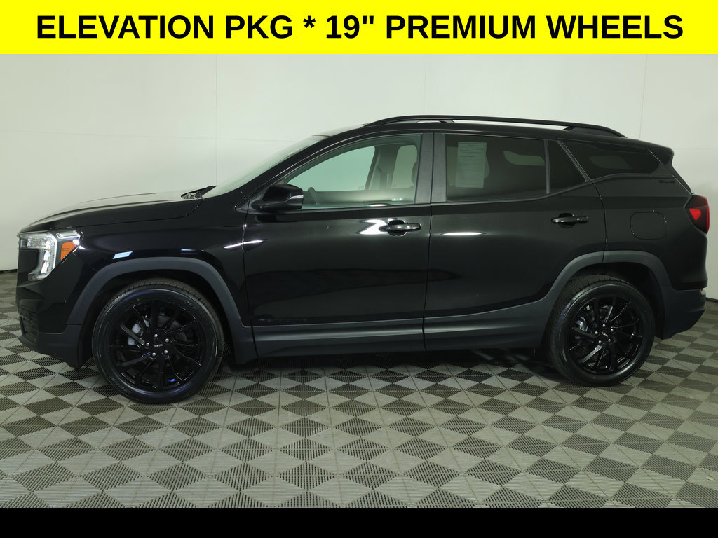 Used 2023 GMC Terrain SLE w/ Driver Convenience Package AWD/4WD image 5