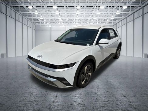 New 2026 Hyundai Ioniq 5 SE RWD image 2