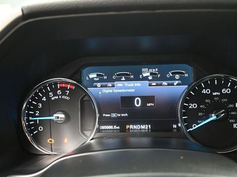 Used 2019 Ford F250 Lariat image 9