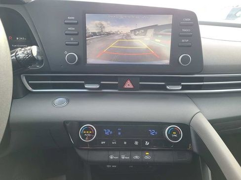 Used 2023 Hyundai Elantra SEL image 27