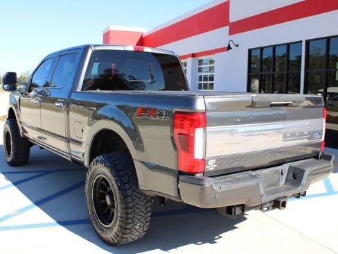 Used 2017 Ford F250 Platinum AWD/4WD image 3