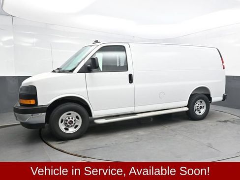 Used 2025 GMC Savana 2500 w/ Driver Convenience Package RWD image 3