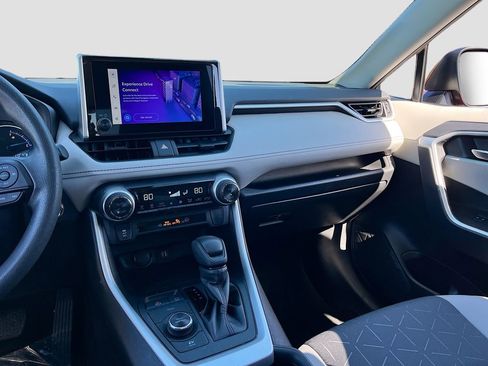 Used 2024 Toyota RAV4 XLE image 21