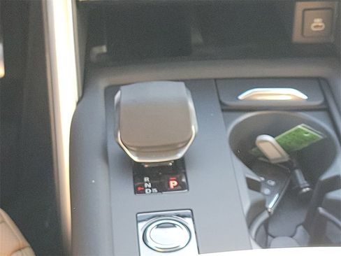 New 2025 Land Rover Discovery Dynamic SE image 20