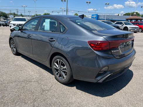 Used 2023 Kia Forte LXS FWD image 4