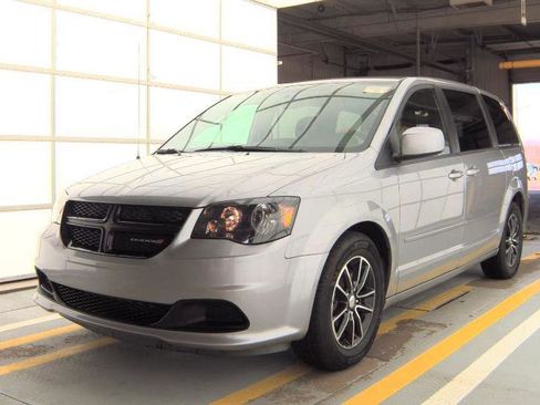 Used 2017 Dodge Grand Caravan SE FWD image 7