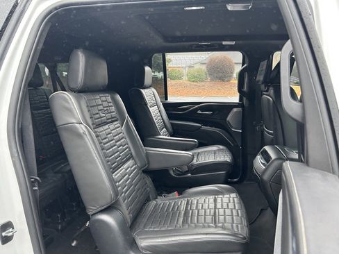 Used 2023 Cadillac Escalade ESV Sport Platinum w/ Heavy-Duty Trailer Package image 51