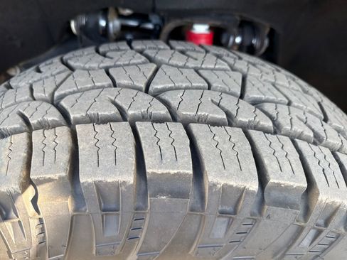 Used 2024 Chevrolet Silverado 2500 LT image 28