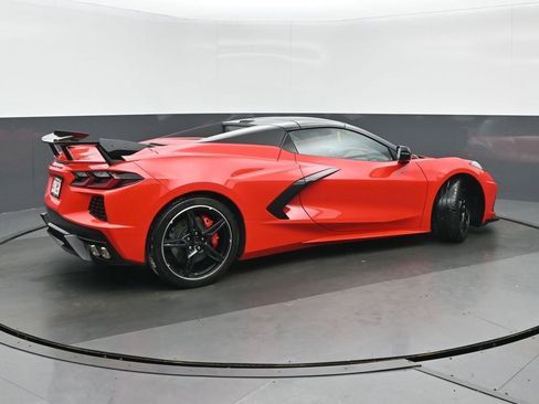 Used 2021 Chevrolet Corvette Stingray w/ Z51 Performance Package image 3