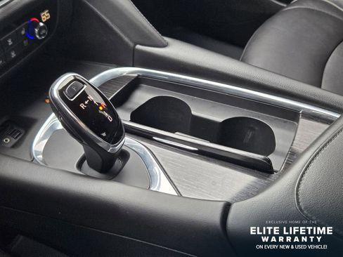 Used 2021 Buick Enclave Avenir w/ Avenir Technology Package FWD image 19
