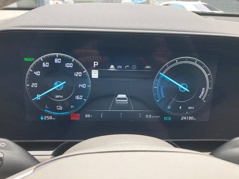 Used 2023 Kia Niro Wave w/ Wave Preserve Package FWD image 16