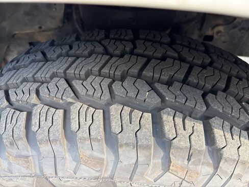 Used 2016 RAM 1500 ST w/ SXT Appearance Group image 2