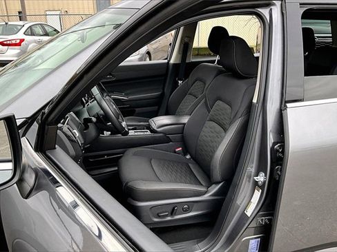 Certified 2025 Nissan Pathfinder SV image 18