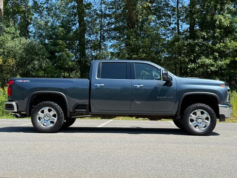 Used 2020 Chevrolet Silverado 2500 LTZ w/ LTZ Premium Package image 4