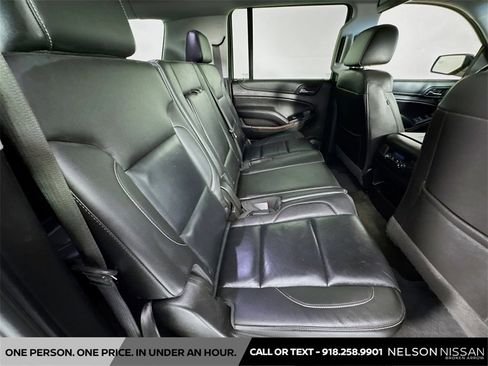 Used 2018 Chevrolet Suburban LT image 29