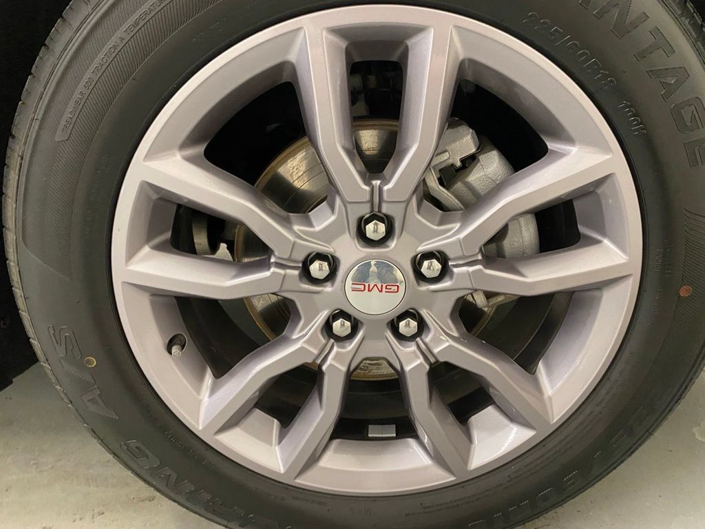 Used 2024 GMC Terrain SLT AWD/4WD image 24