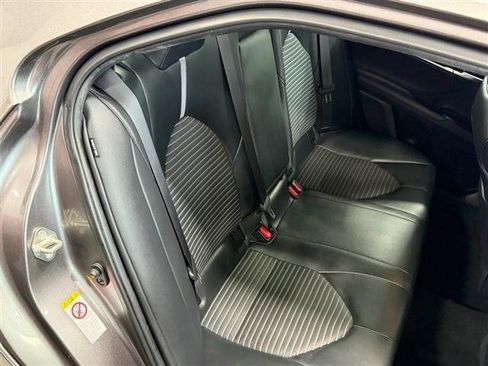 Used 2019 Toyota Camry SE w/ Carpet Mat Package FWD image 18
