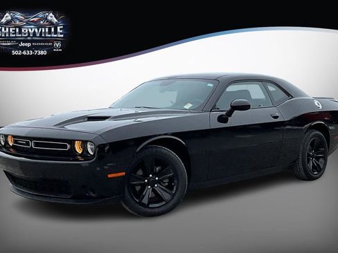 Used 2023 Dodge Challenger SXT image 1