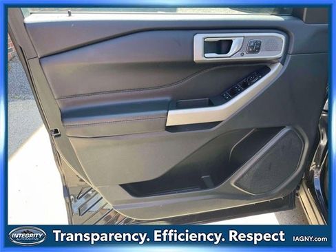 Used 2023 Ford Explorer Limited w/ Equipment Group 301A image 17