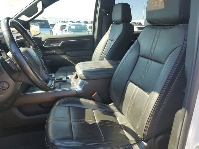 Used 2024 Chevrolet Silverado 1500 High Country w/ High Country Premium Package AWD/4WD image 26