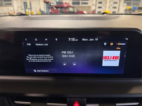 Used 2024 Kia Seltos EX image 17