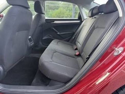 Used 2018 Volkswagen Passat 2.0T S w/ Driver Assistance Package FWD image 12