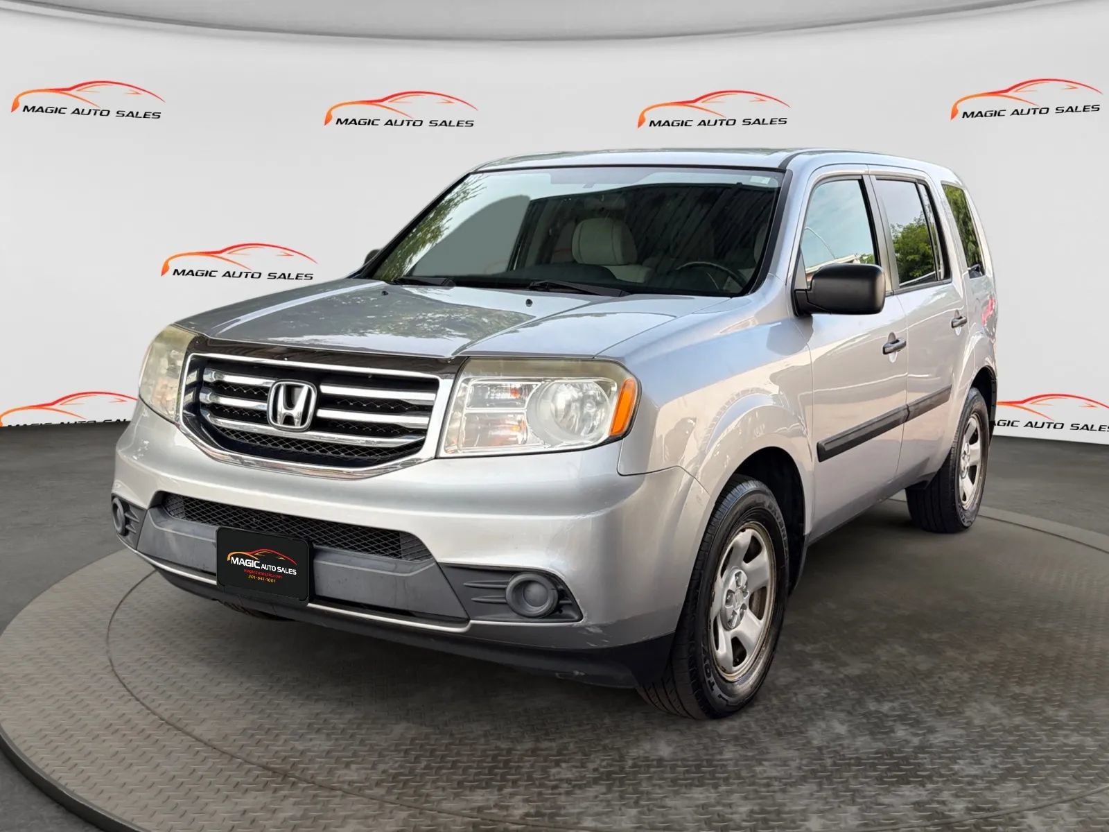 Used 2015 Honda Pilot LX image 1