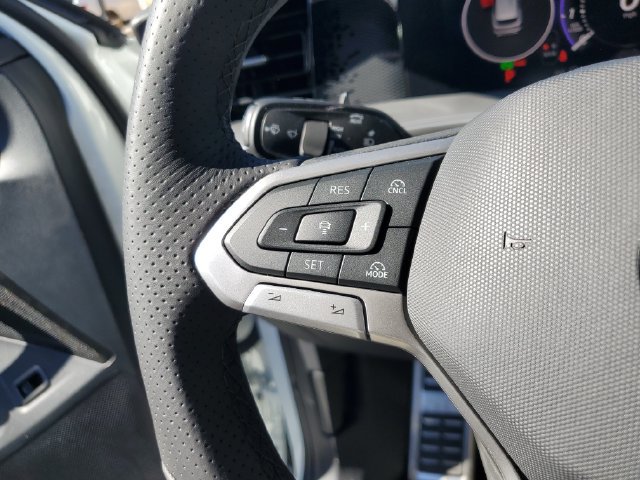 New 2026 Volkswagen Tiguan SE R-Line FWD image 26
