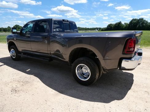 New 2026 RAM 3500 Tradesman AWD/4WD image 7
