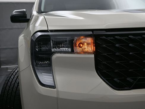 New 2025 Ford Maverick XLT w/ XLT Luxury Package image 13