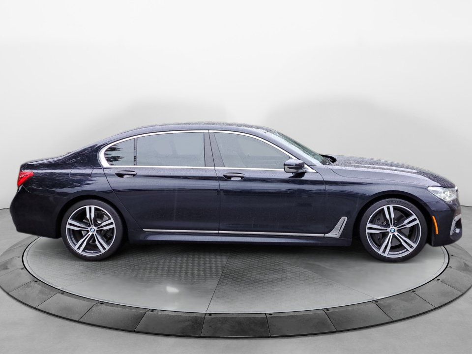 Used 2016 BMW 750i RWD image 8
