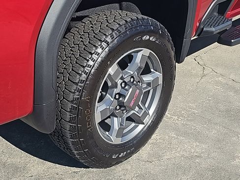 New 2026 GMC Sierra 2500 SLT w/ SLT Premium Package image 8