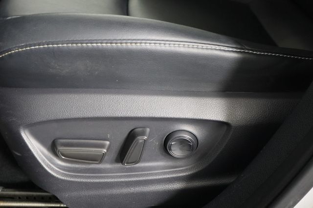 Used 2020 Toyota Prius Prime XLE FWD image 16