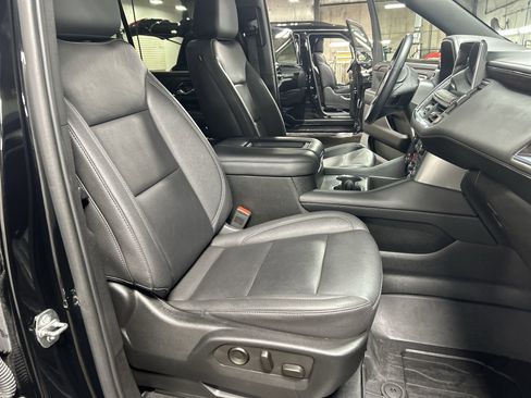 Used 2023 Chevrolet Tahoe Z71 w/ Luxury Package image 29