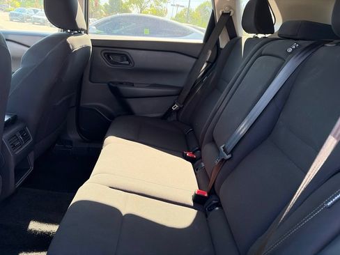 Used 2024 Nissan Rogue S FWD image 8