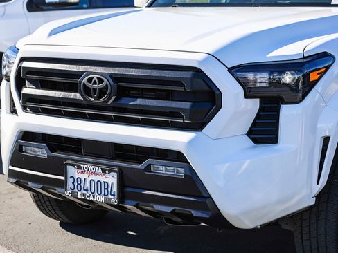 Certified 2025 Toyota Tacoma SR5 image 18