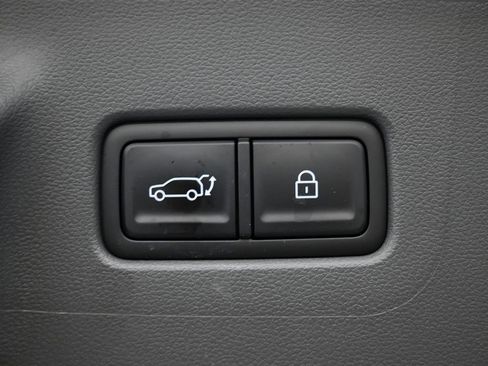 Used 2025 Hyundai Santa Fe SE image 16