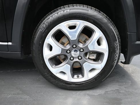 Used 2021 Jeep Compass Limited AWD/4WD image 10