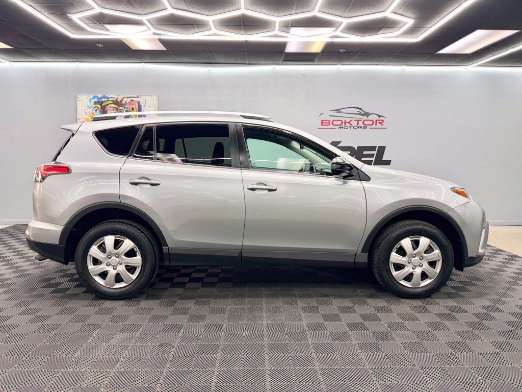 Used 2016 Toyota RAV4 LE FWD image 16