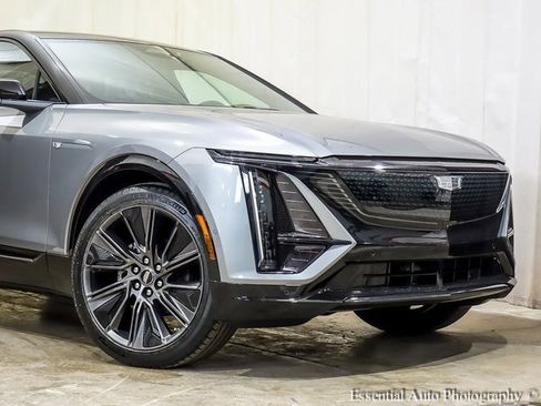 New 2026 Cadillac Lyriq Signature Sport image 2