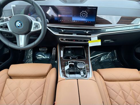 New 2026 BMW X5 xDrive50e image 18
