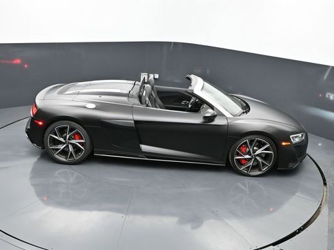 Used 2021 Audi R8 V10 w/ Premium Package image 40