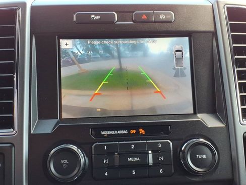 Used 2019 Ford F150 XLT w/ Equipment Group 302A Luxury AWD/4WD image 18