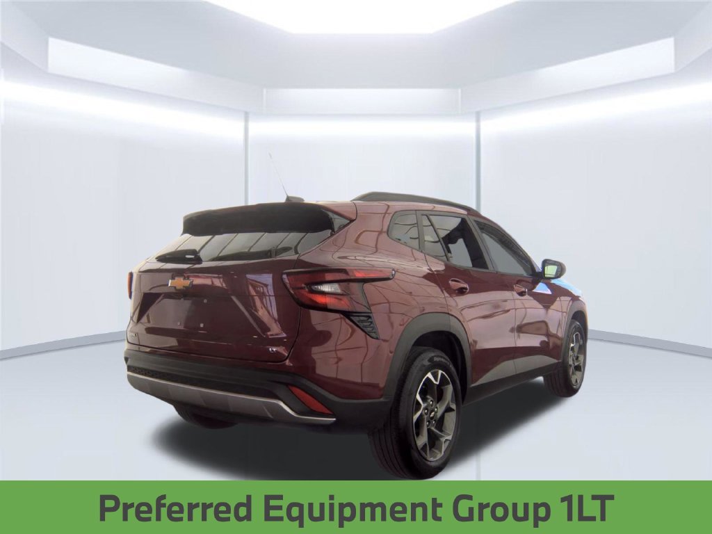 Used 2024 Chevrolet Trax LT FWD image 2