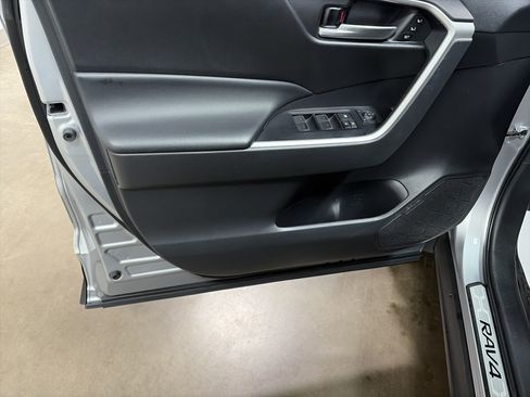 Used 2023 Toyota RAV4 XLE Premium AWD/4WD image 7
