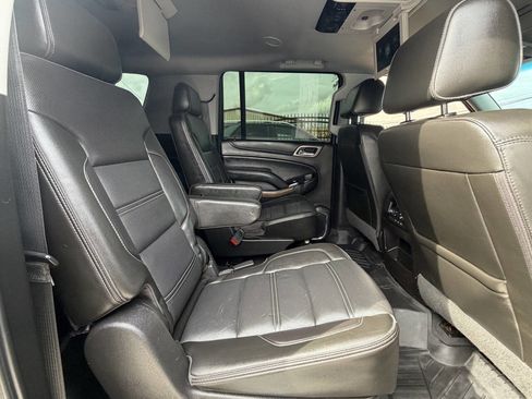 Used 2019 GMC Yukon XL Denali w/ Denali Ultimate Package image 9
