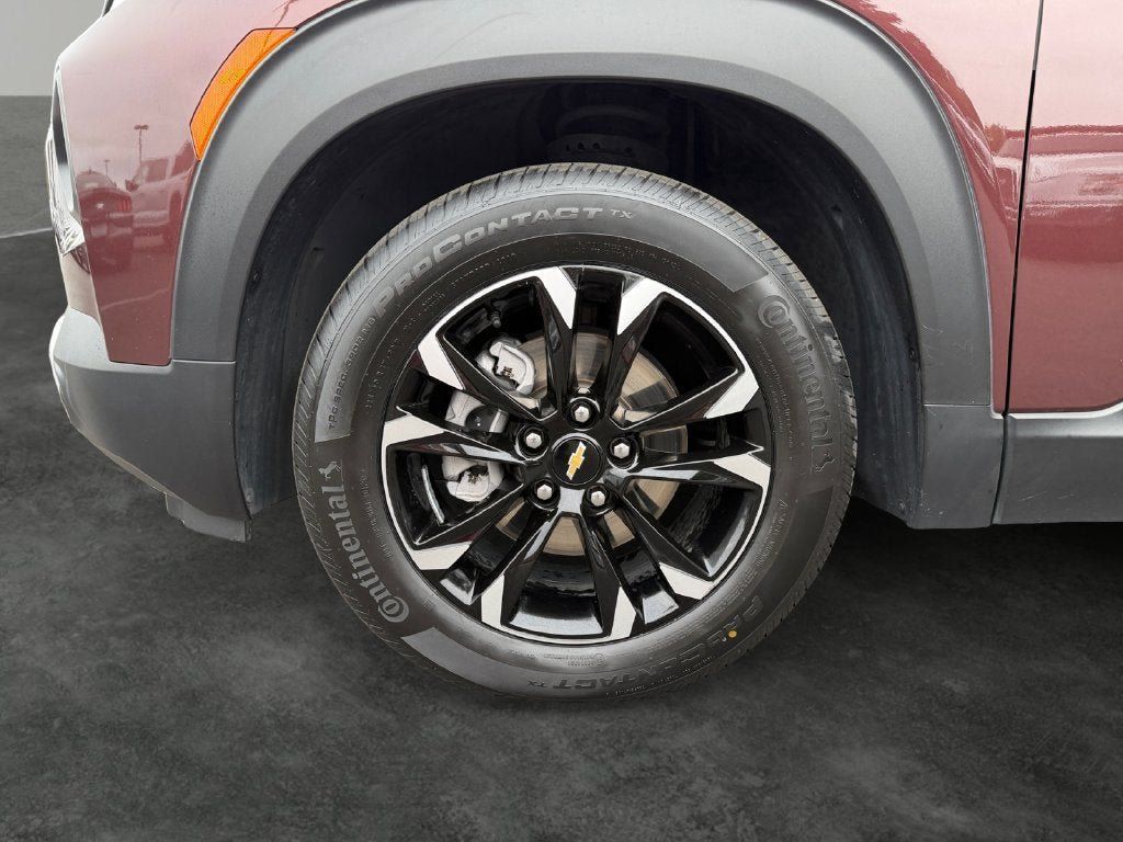 Used 2022 Chevrolet TrailBlazer LT w/ Convenience Package FWD image 5