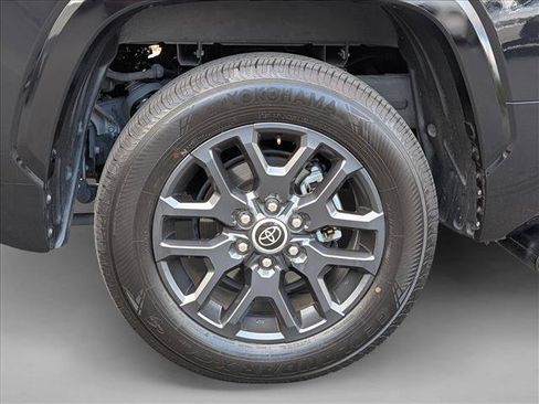 Used 2023 Toyota Tundra Platinum w/ Advanced Package AWD/4WD image 23